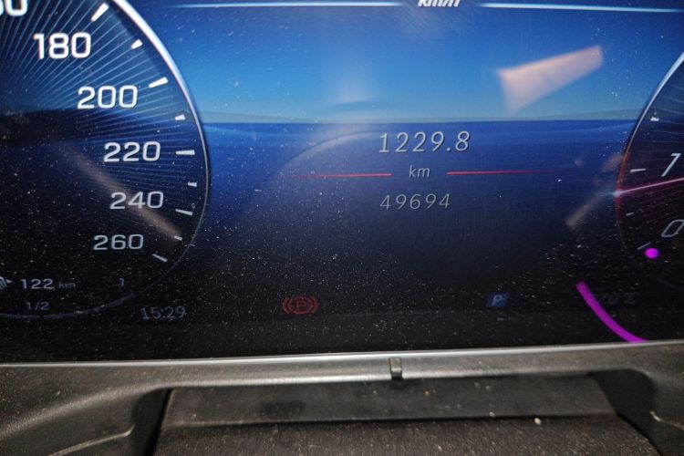 奔驰C级 2023款 改款 C 260 L 运动版中控内饰15