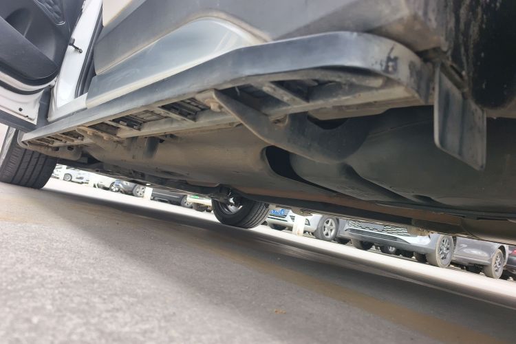 现代 胜达 2019款 380 TGDi DLX 自动两驱智尊版 国V局部细节9002