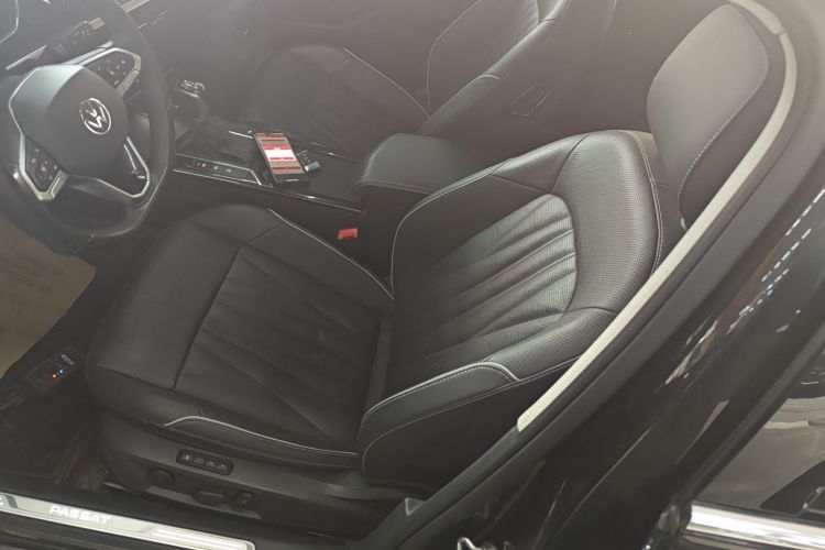 大众 帕萨特 2022款 330TSI 星空豪华版中控内饰19