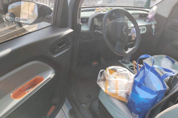 五菱汽车 宏光MINIEV 2022款 轻松款 磷酸铁锂中控内饰7003