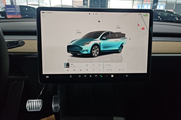 特斯拉 Model Y 2022款 后轮驱动版中控内饰16