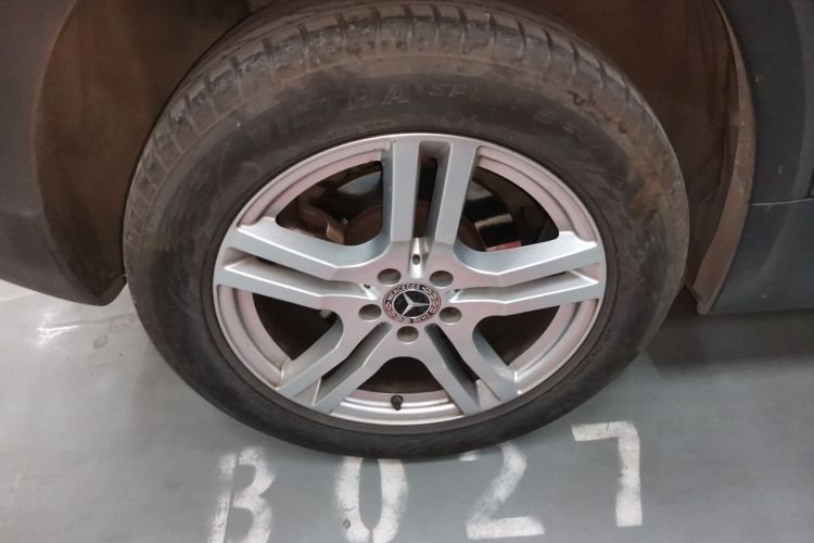 奔驰GLB 2020款 GLB 180 时尚型车身外观6008