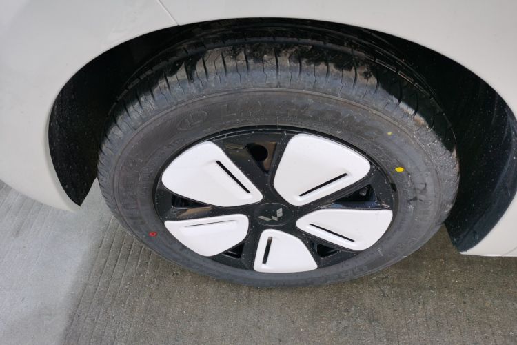 五菱汽车 宏光MINIEV 2025款 四门版 进阶款车身外观6007