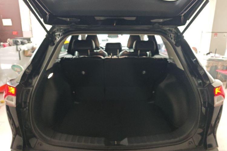 丰田 卡罗拉锐放 2023款 2.0L 精英版机舱底盘23