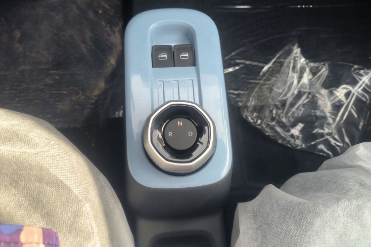 吉利银河 2024款 熊猫mini 200km 耐力熊中控内饰18