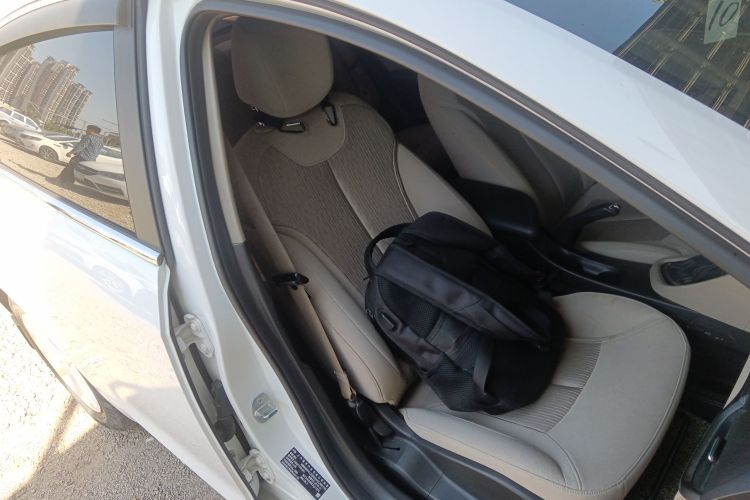 别克 英朗 2019款 15T 双离合进取型 国VI局部细节41