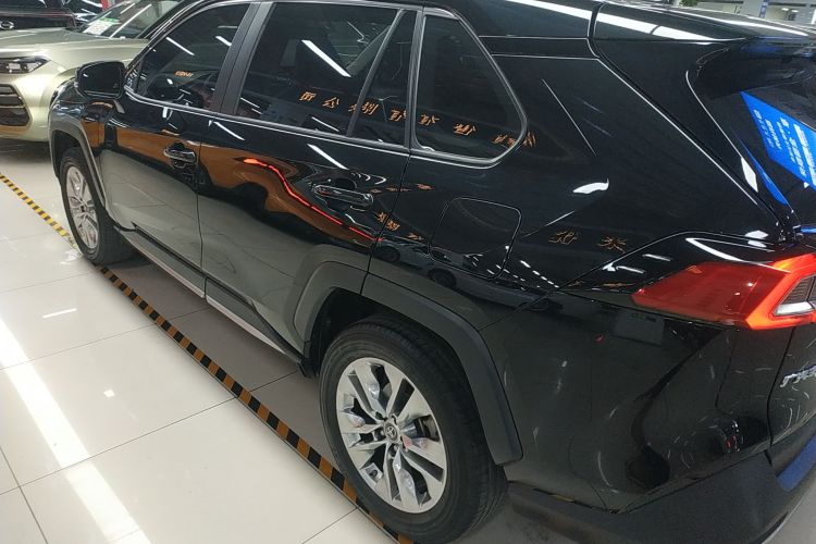 丰田 威兰达 2020款 2.0L CVT两驱豪华版车身外观4