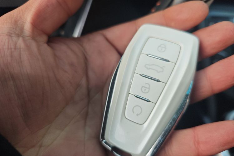 吉利汽车 2022款 博越X 1.8TD DCT智慧型中控内饰11