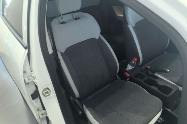 吉利几何E萤火虫 2024款 301km 流光局部细节41