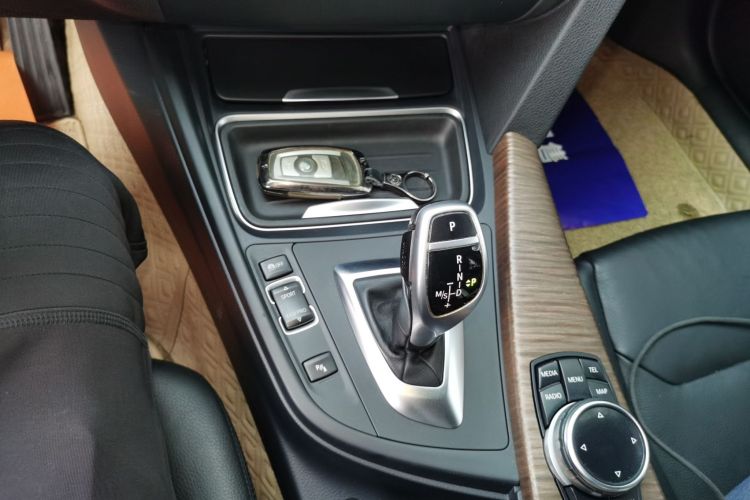 宝马3系 2014款 328Li xDrive风尚设计套装中控内饰18