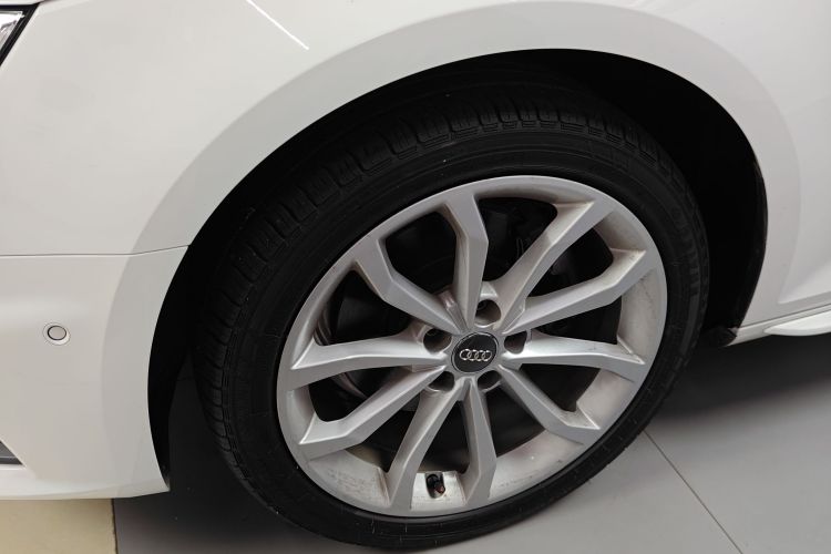 奥迪A4L 2019款 40 TFSI 时尚型 国VI车身外观6007