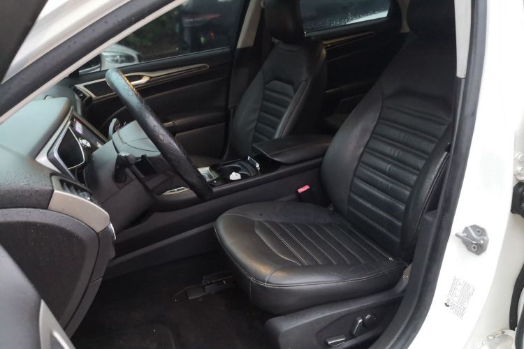 福特 蒙迪欧 2013款 2.0L GTDi200时尚型中控内饰19