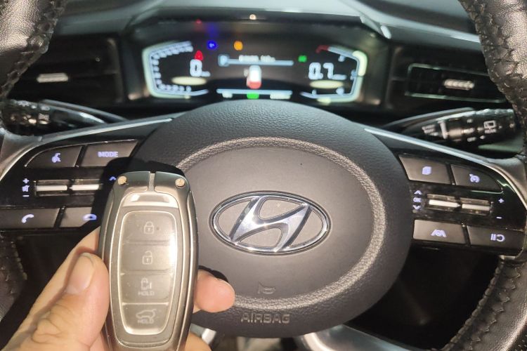 现代 库斯途 2021款 270TGDi 尊贵版 LUX中控内饰7001