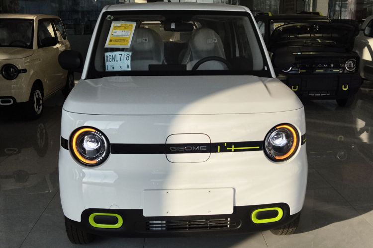 吉利银河 熊猫 2025款 210km 元气熊车身外观2