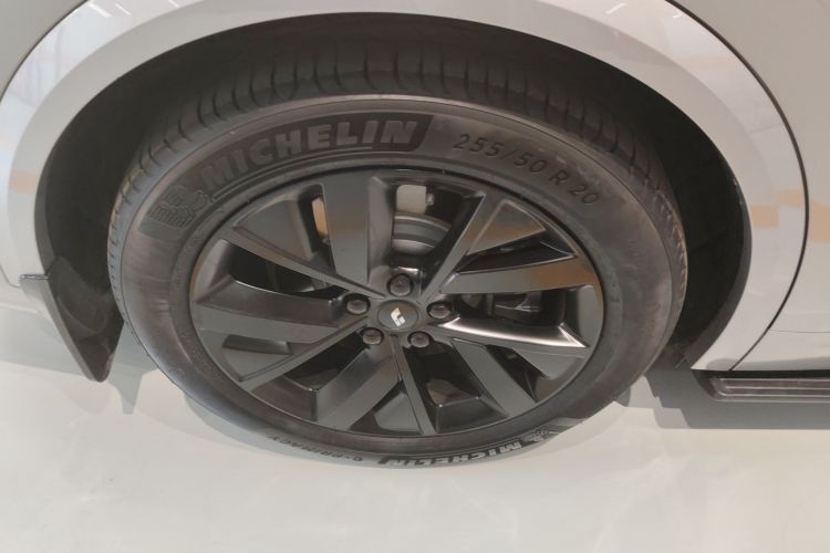 理想汽车 理想L8 2023款 Pro车身外观6008