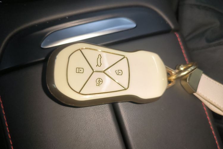 小鹏P7 2022款 480E中控内饰11