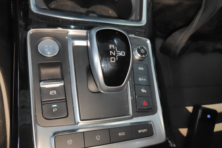 比亚迪 秦Pro新能源 2019款 EV 超能版 标准版智联领尚型局部细节18