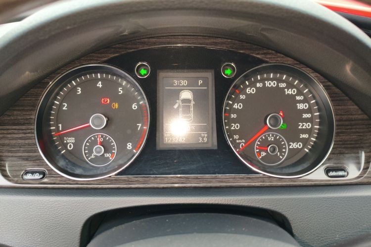 大众 迈腾 2013款 2.0TSI 尊贵型中控内饰14