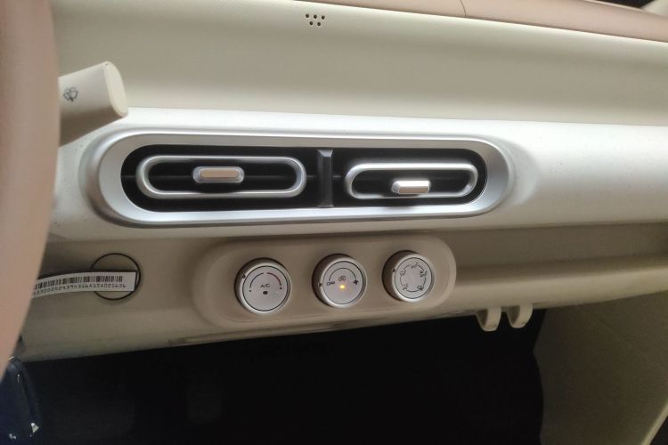 五菱汽车 宏光MINIEV 2024款 第三代 215km 青春版中控内饰16