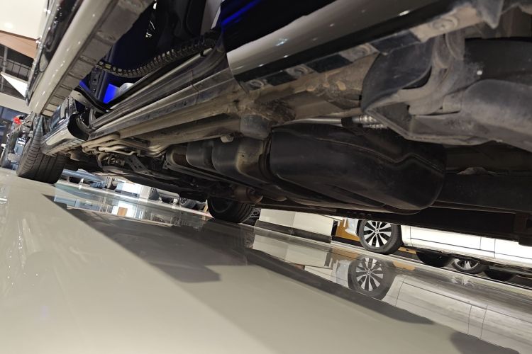 奔驰V级 2022款 V 260 L 长轴距豪华版局部细节9002