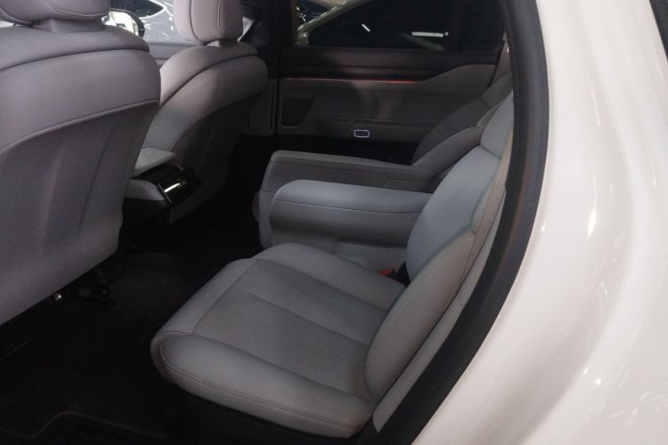 蔚来ES8 2023款 75kWh中控内饰7004