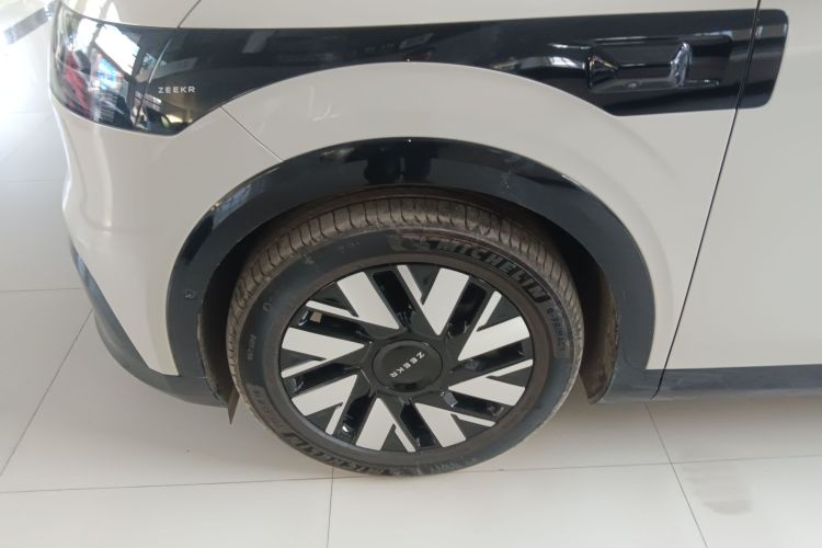 极氪MIX 2025款 长续航智驾版车身外观6007