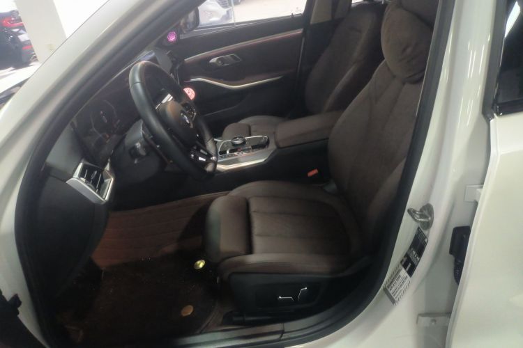 宝马3系 2024款 325Li M运动曜夜套装中控内饰19