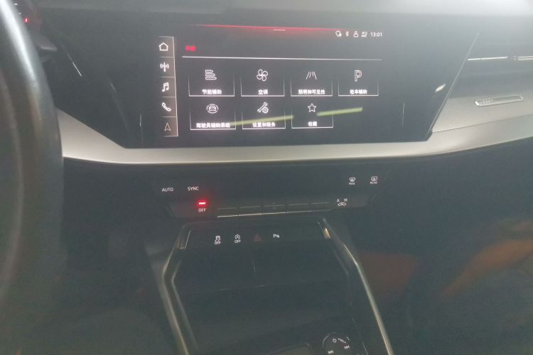 奥迪A3 2024款 A3L Limousine 35 TFSI 时尚运动型中控内饰16