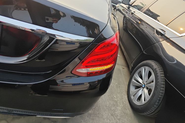 奔驰C级 2015款 C 200 L 运动型车身外观9