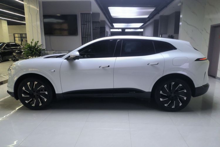 阿维塔07 2024款 Pro+纯电版车身外观4