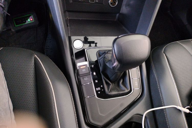 大众 途观L 2022款 330TSI 自动两驱智享版中控内饰18