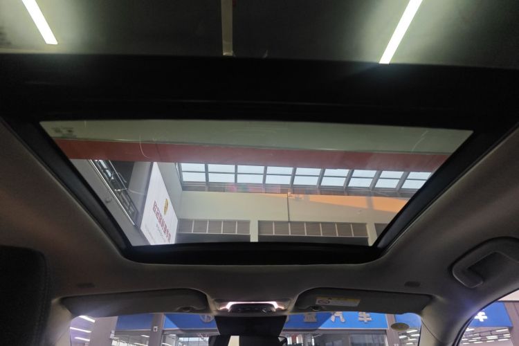 丰田 锋兰达 2023款 2.0L 智能电混双擎 尊贵版中控内饰22