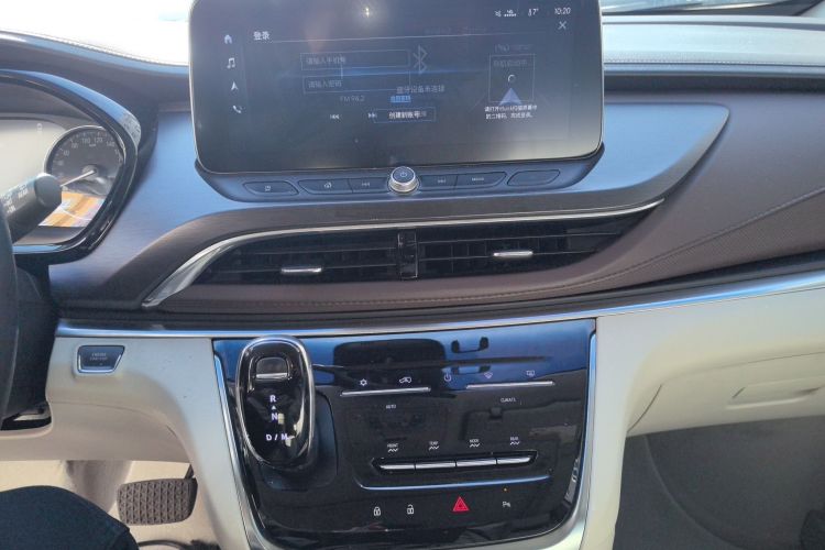 别克GL8 2022款 陆上公务舱 652T 豪华型中控内饰16