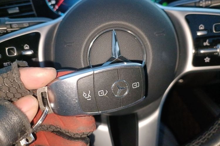 奔驰GLE 2021款 GLE 450 4MATIC 动感型中控内饰11