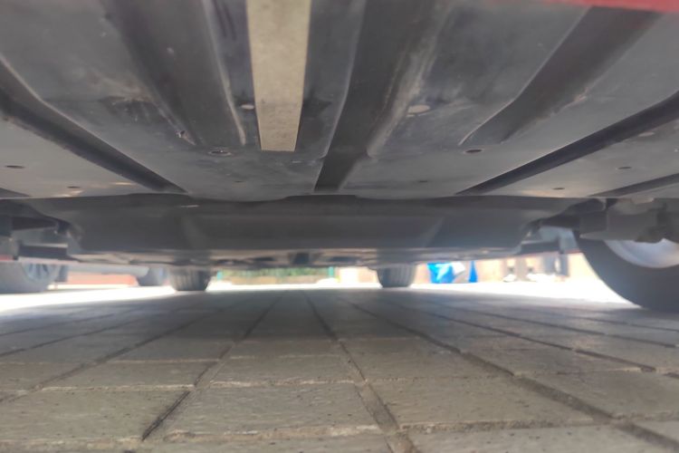 捷豹XE 2015款 2.0T 200PS R-Sport局部细节9008