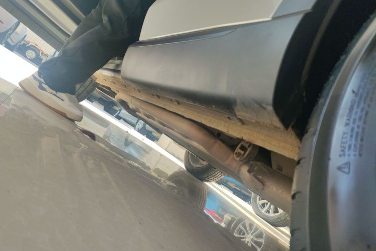 奇瑞 风云T9 2025款 120 长续航版尊荣型 7座 三元锂局部细节9002