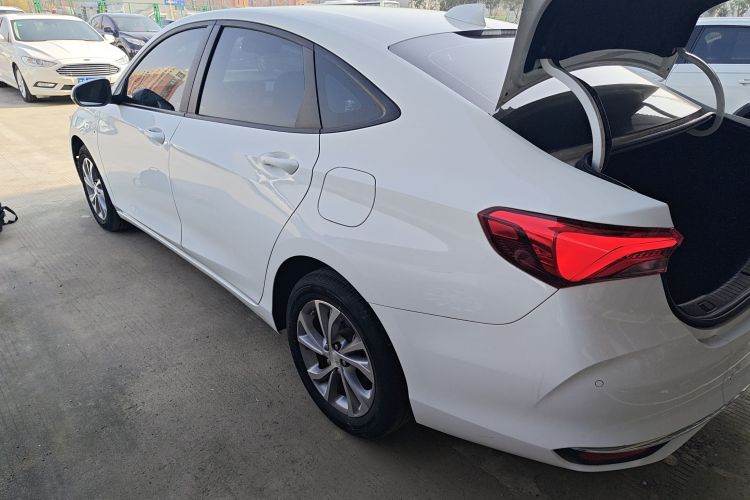 别克 威朗 2023款 Pro 乐享版车身外观4