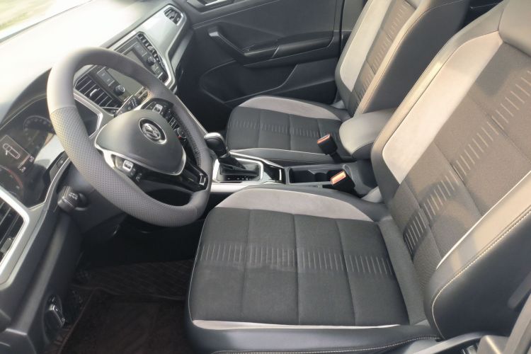 大众 T-ROC探歌 2020款 280TSI DSG两驱精英型中控内饰19
