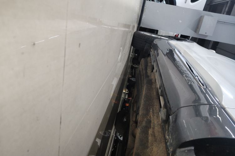 福特 探险者 2020款 EcoBoost 285 四驱风尚版 7座局部细节9001