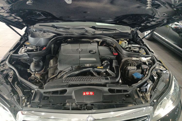 奔驰E级 2015款 E 200 L局部细节24