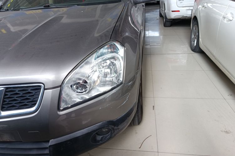 日产 逍客 2012款 2.0XL 火 CVT 2WD车身外观36