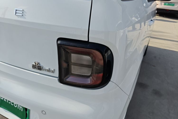 吉利银河 2024款 熊猫mini 200km 耐力熊车身外观9
