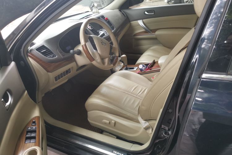 日产 天籁 2011款 公爵 2.5L XV尊雅版局部细节19