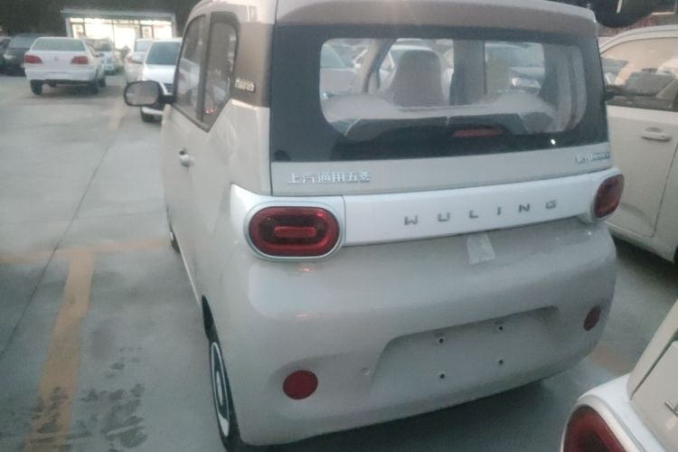 五菱汽车 宏光MINIEV 2024款 第三代 215km 青春版车身外观6