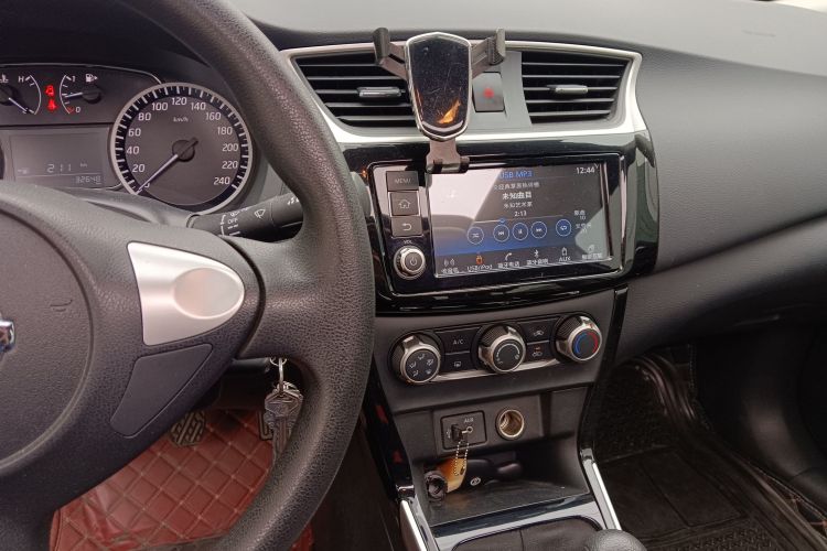 日产 轩逸 2021款 经典 1.6XL 手动豪华版中控内饰16