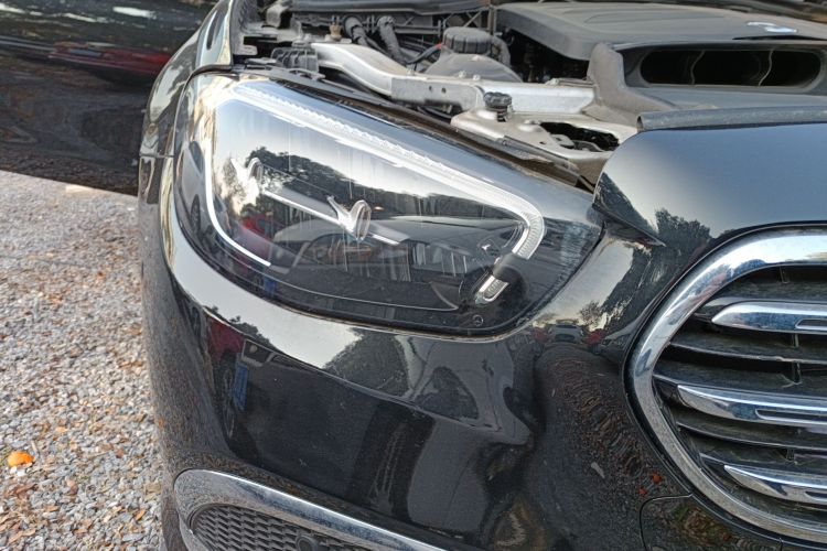 奔驰E级 2023款 E 300 L 时尚型车身外观8