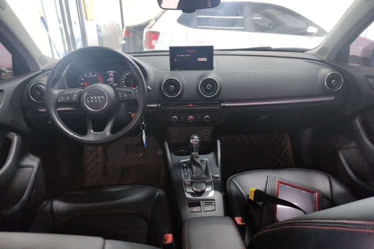 奥迪A3 2019款 Limousine 35 TFSI 进取型 国V中控内饰7002