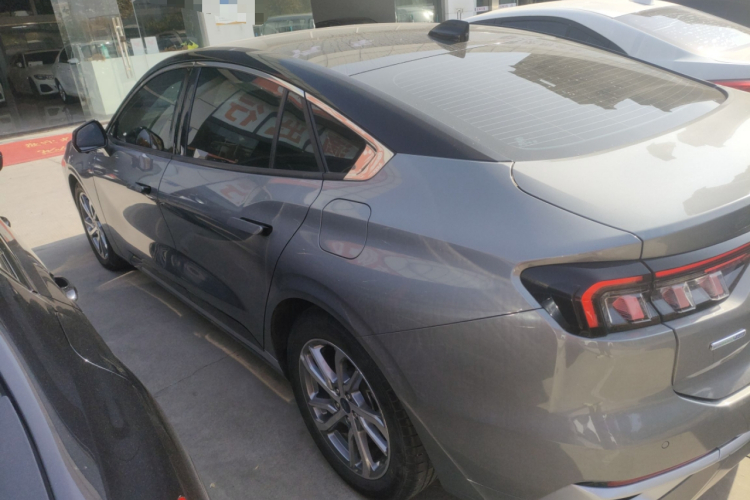 福特 蒙迪欧 2022款 改款 EcoBoost 245 豪华型车身外观4