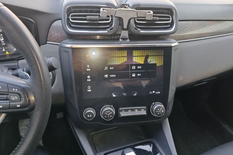 领克03 2019款 1.5TD DCT劲版 国VI中控内饰16