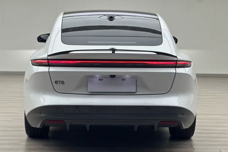 蔚来ET5 2022款 75kWh车身外观6